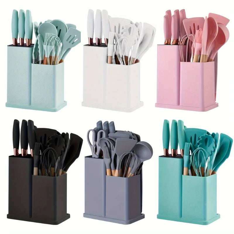 kitchenware sets equipped with wooden handles